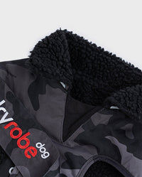 Close up of Black Camo dryrobe® Dog, showing the lining and collar