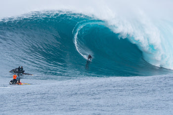 Andrew Cotton riding a wave at Cortes Bank 
