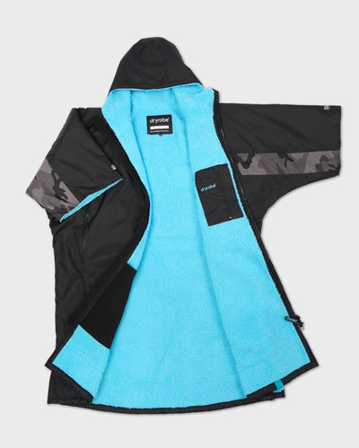 Flat shot of Dryrobe® black blue remix 