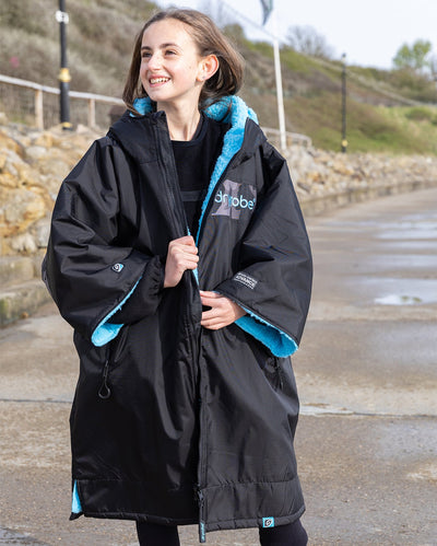 Kids Dryrobe® black blue remix by the sea