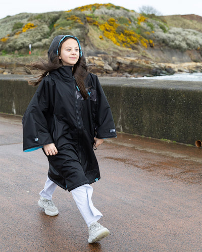 Kids Dryrobe® black blue remix by the sea