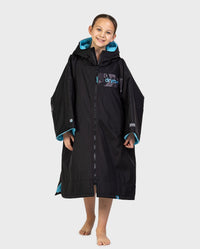 Kids Dryrobe® black blue remix in studio