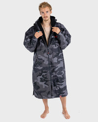 *MALE* wearing Black Camo dryrobe® Advance Long Sleeve 