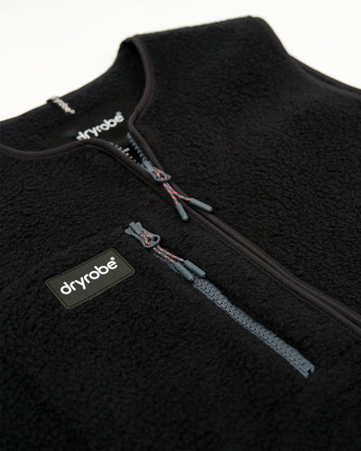 **MALE**  Dryrobe® fleece gilet detail shot
