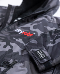 *MALE* Close up of end of sleeve on Black Camo dryrobe® Advance Long Sleeve