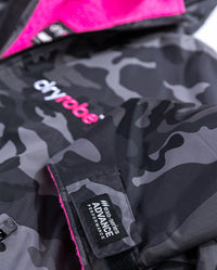 Close up of end of sleeve on Black Camo Pink dryrobe® Advance Long Sleeve