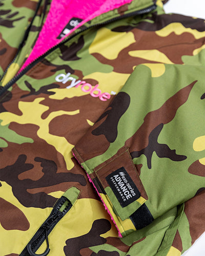 Close up of end of sleeve on Camo Pink dryrobe® Advance Long Sleeve