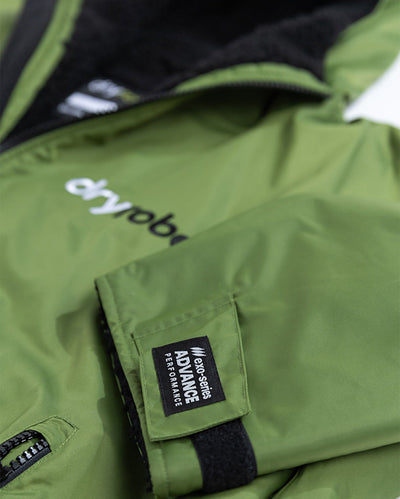 Close up of end of sleeve on Forest Green dryrobe® Advance Long Sleeve