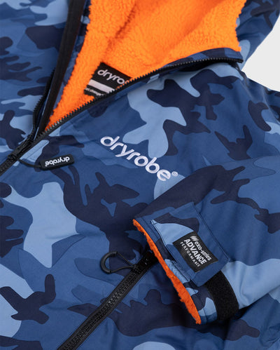 Close up of sleeve on Blue Camo Orange dryrobe advance long sleeve changing robe