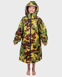 Girl wearing Camo Grey dryrobe® Advance Kids Long Sleeve with hood up