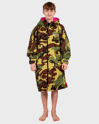 Boy wearing Camo Pink dryrobe® Advance Kids Long Sleeve zipped up 