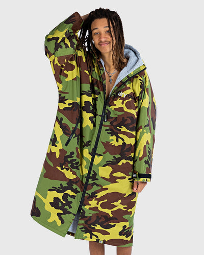 *MALE* wearing Camo Grey dryrobe¬Æ Advance , zipped up