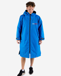 *MALE* wearing Cobalt Blue Black dryrobe® Advance Long Sleeve, zipped up