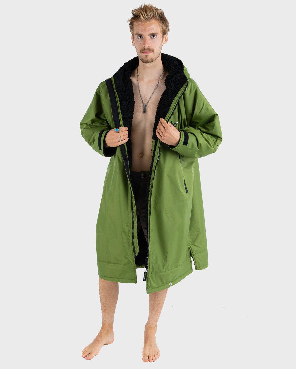 dryrobe® - The ultimate outdoor changing robe – dryrobe Europe